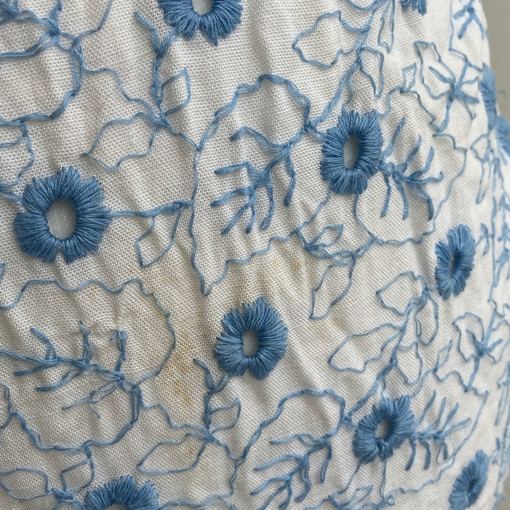 Vintage 60s Blue and White Eyelet Lace Floral Bodycon Sleeveless Mini Dress - Picture 5 of 13